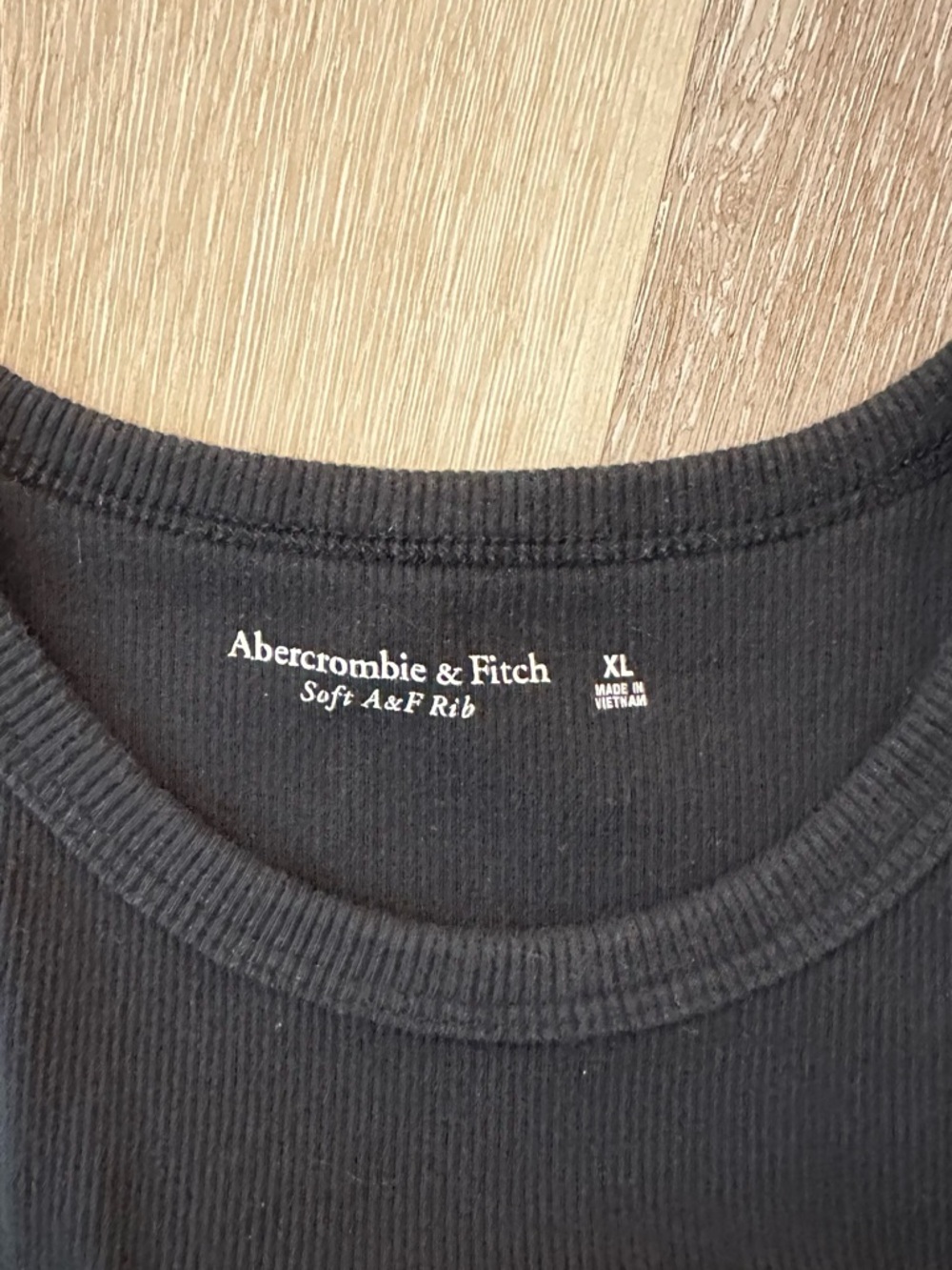 A&F Soft Rib Crop Tank - Picture 3 of 4
